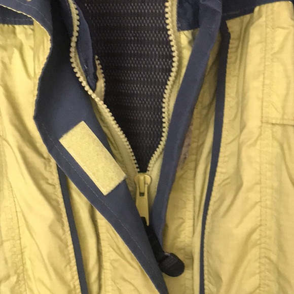 Women’s Columbia Waterproof Jacket - Picture 5 of 8